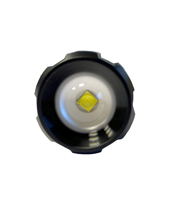 LED-ficklampa med justerbart fokus – 380 lumen